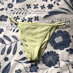 Passim bikini bottom